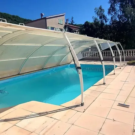 Confortable A 90 M² Piscine Partagee *
