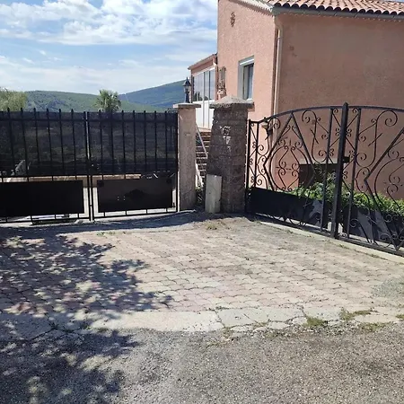 Confortable A 90 M² Piscine Partagee Sisteron
